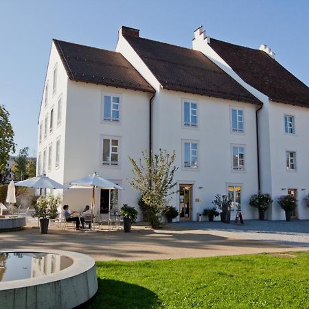 Hotel Im Schlosspark Binningen Bagian luar foto