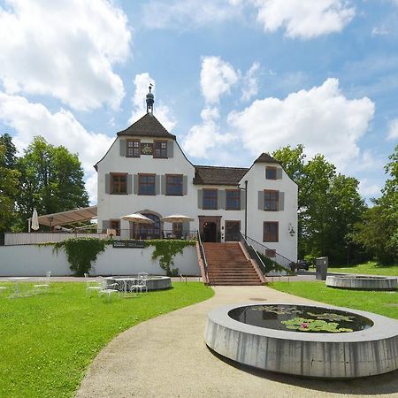 Hotel Im Schlosspark Binningen Bagian luar foto