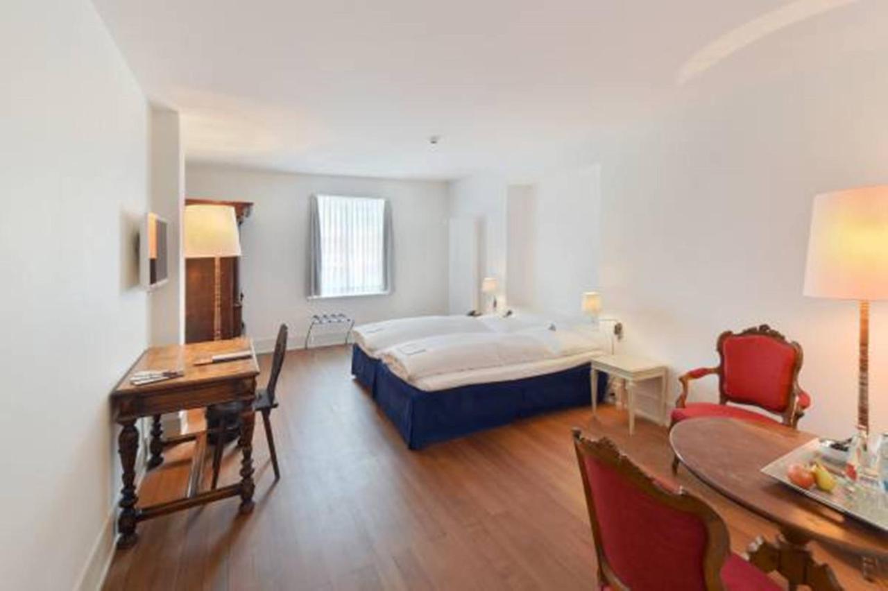 Hotel Im Schlosspark Binningen Ruang foto
