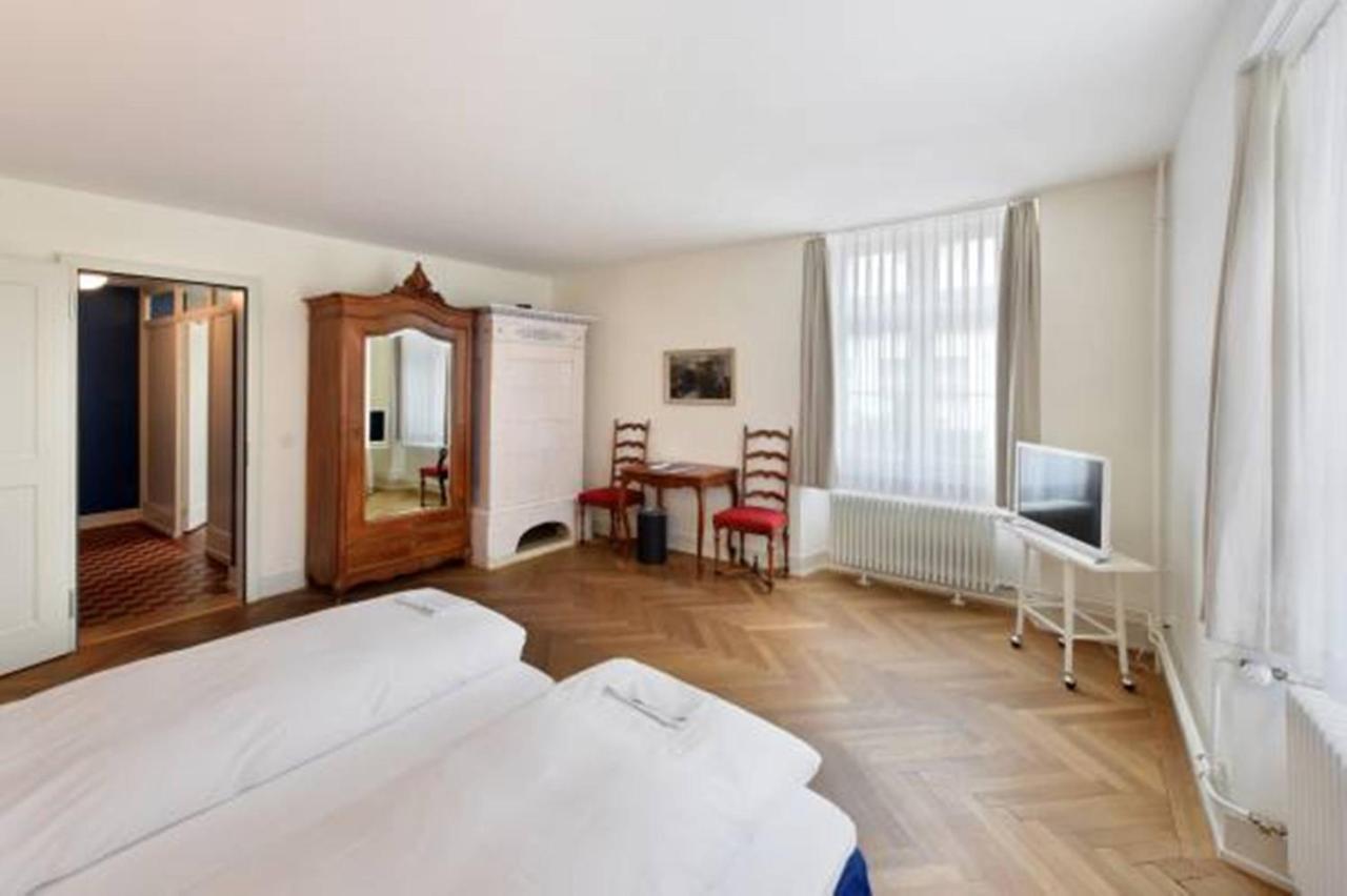 Hotel Im Schlosspark Basel Ruang foto