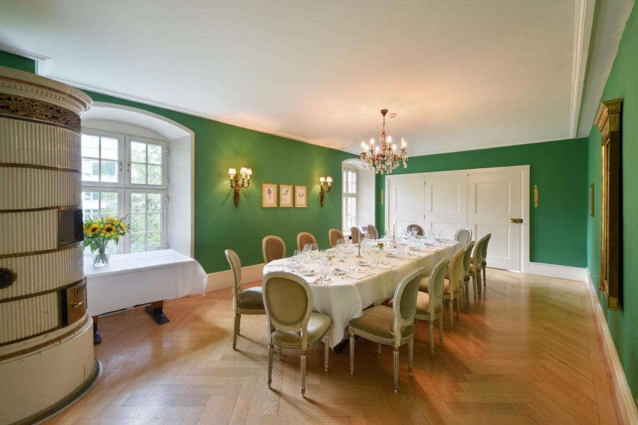 Hotel Im Schlosspark Binningen Bagian luar foto