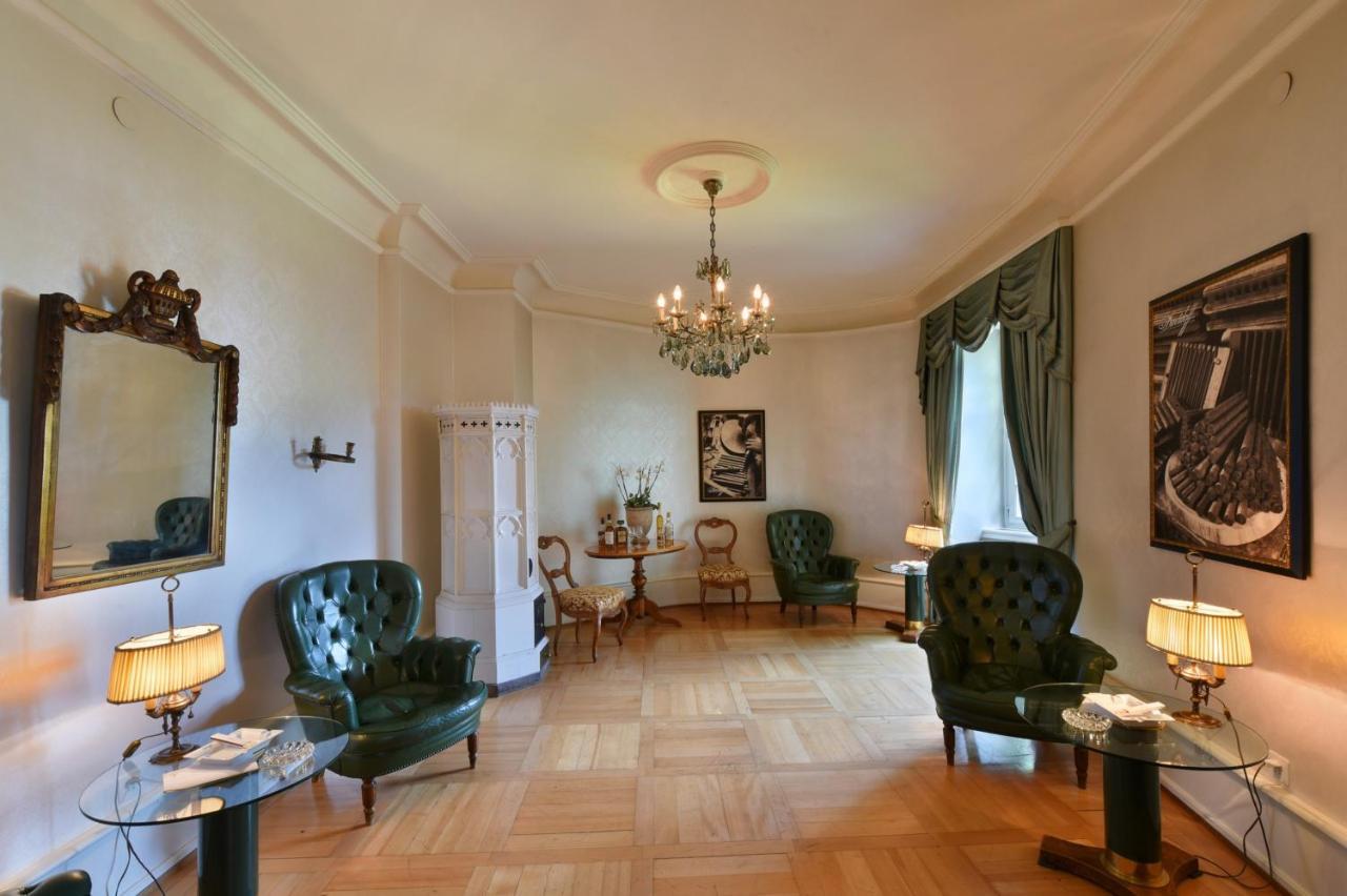Hotel Im Schlosspark Binningen Bagian luar foto