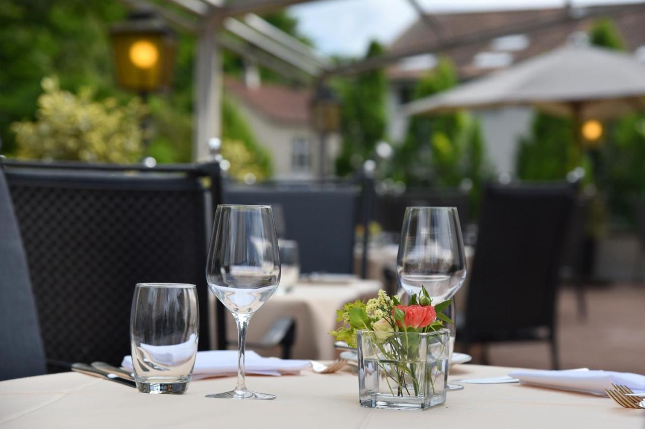 Hotel Im Schlosspark Binningen Bagian luar foto