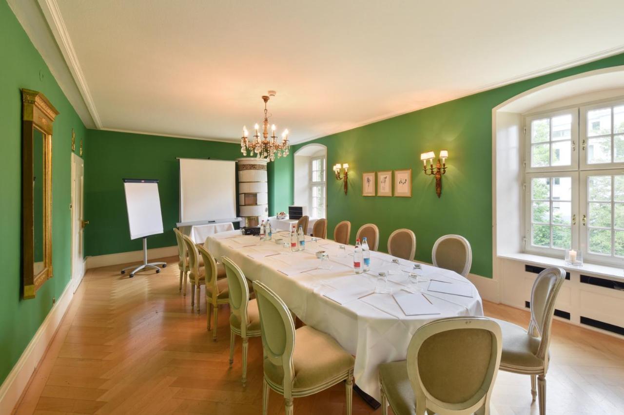 Hotel Im Schlosspark Binningen Bagian luar foto