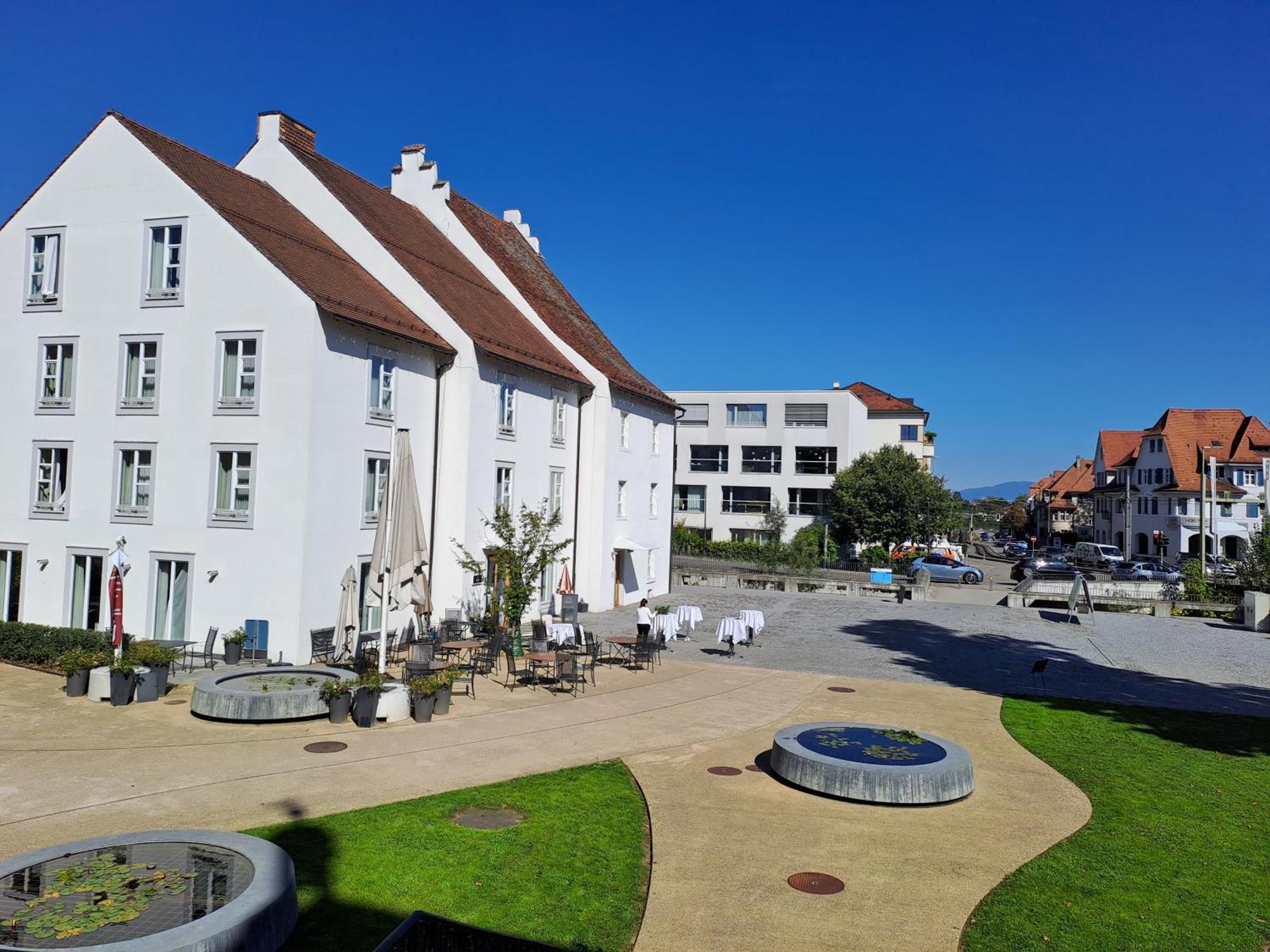 Hotel Im Schlosspark Binningen Bagian luar foto
