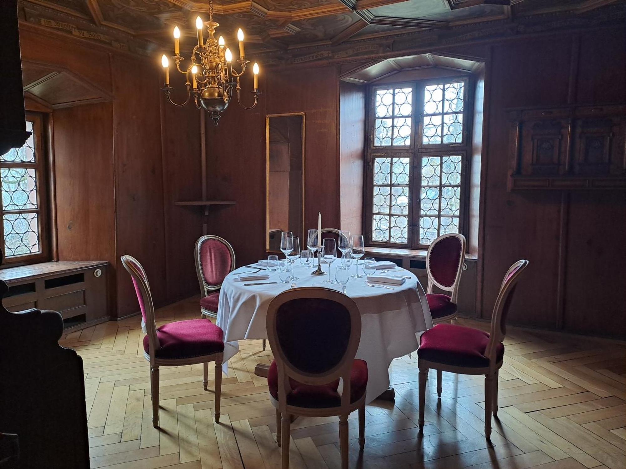 Hotel Im Schlosspark Binningen Bagian luar foto