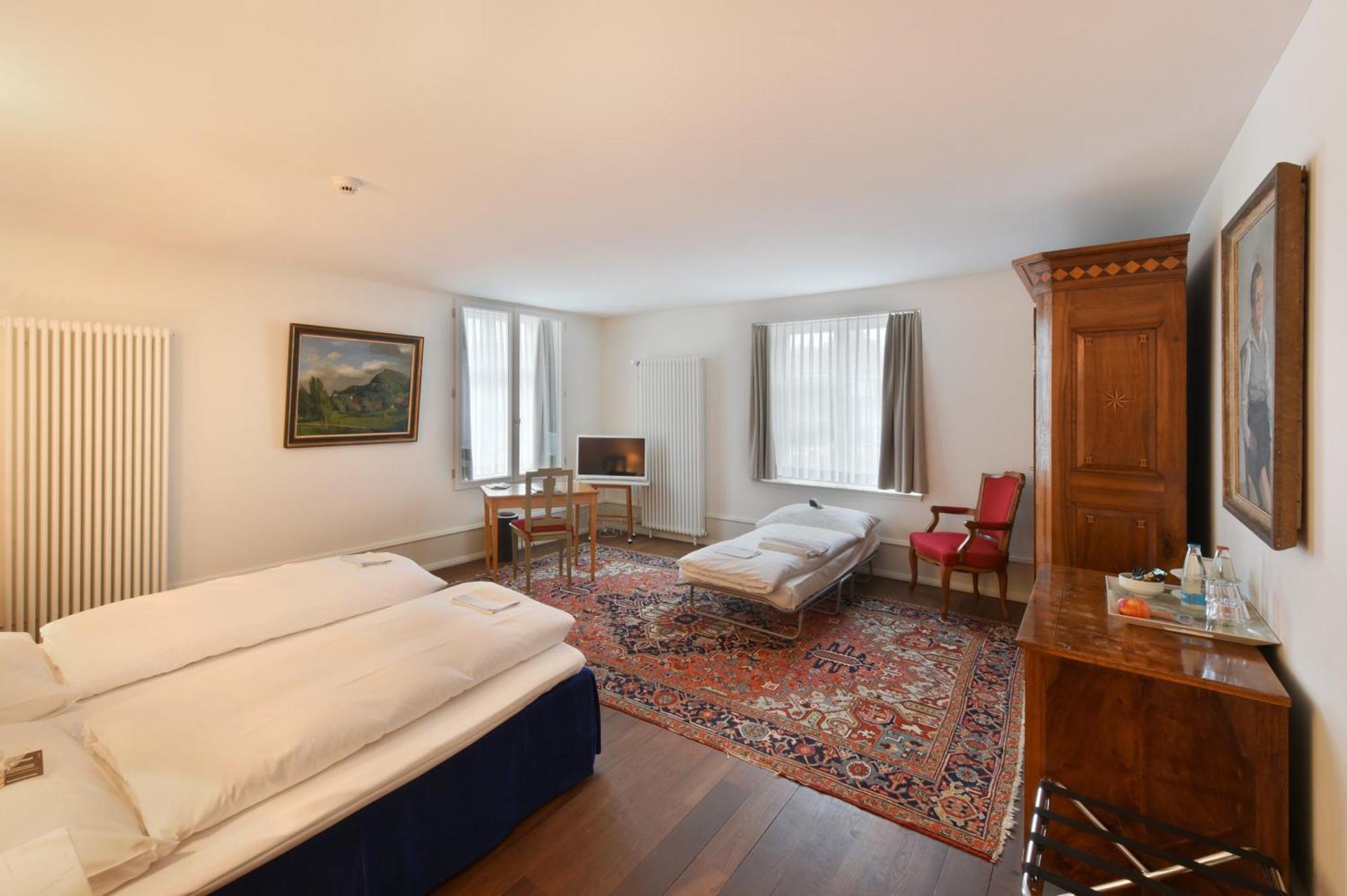 Hotel Im Schlosspark Binningen Bagian luar foto