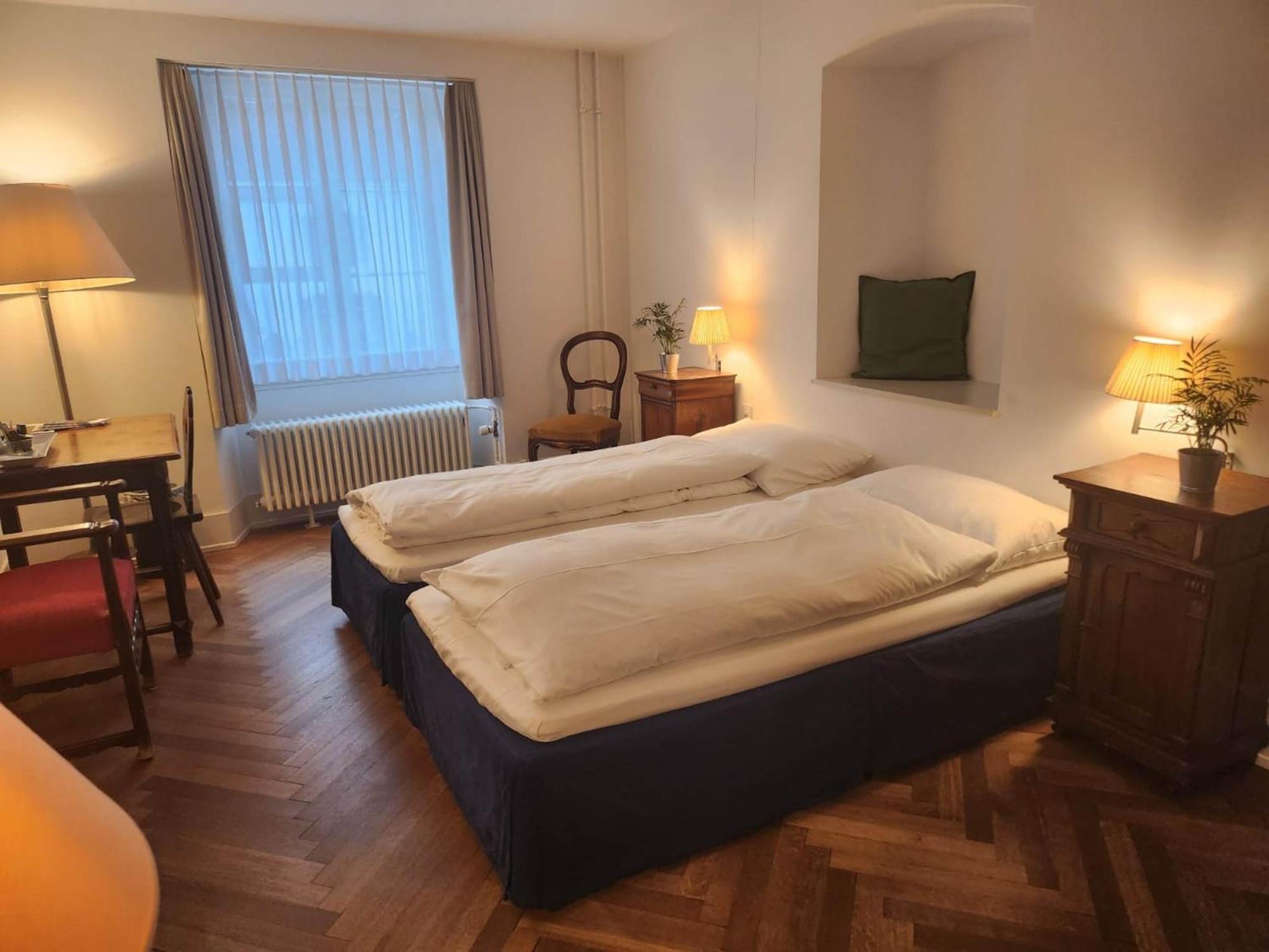 Hotel Im Schlosspark Binningen Bagian luar foto