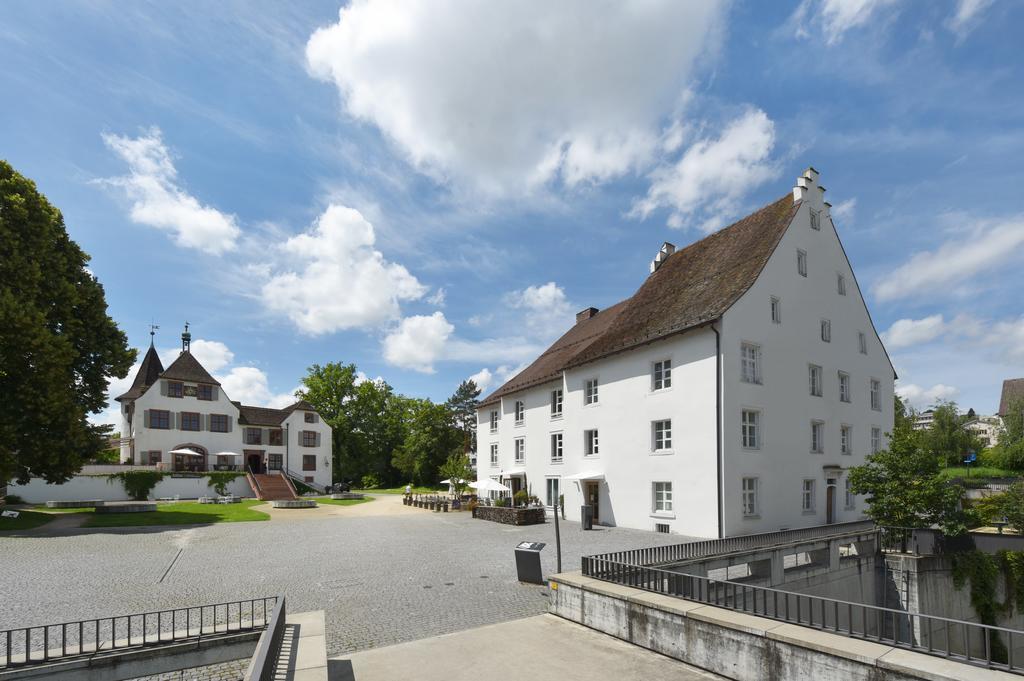 Hotel Im Schlosspark Binningen Bagian luar foto