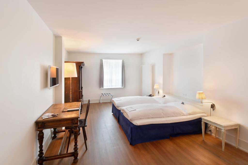 Hotel Im Schlosspark Binningen Bagian luar foto