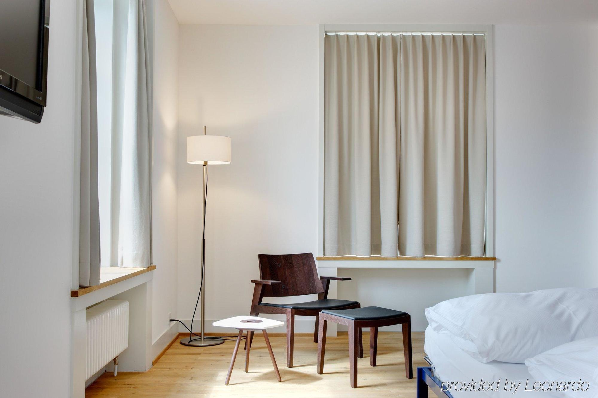 Hotel Im Schlosspark Binningen Bagian luar foto