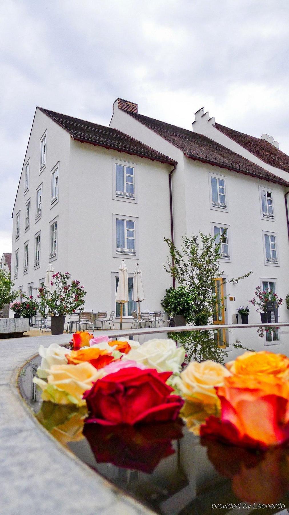 Hotel Im Schlosspark Binningen Bagian luar foto